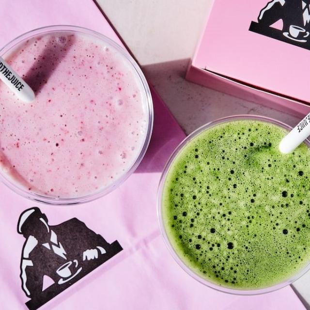 Spisesteder Gamebox: sandwich og juice