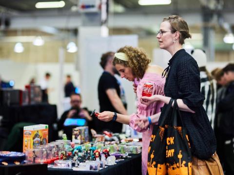 Hils på SCI-FI-CON til Gamebox